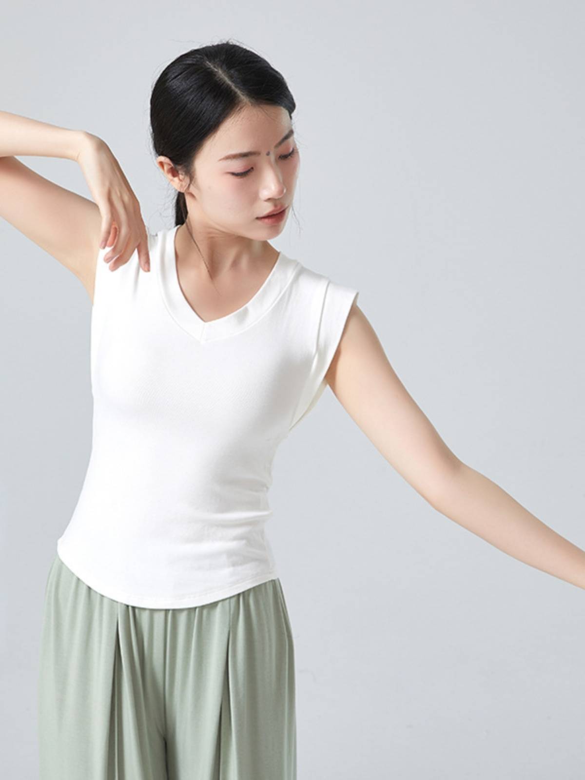 Pure wants V -neck, waist, thin T -shirt, female summer short -sleeved exercise, modern dance teacher in class performance clothes