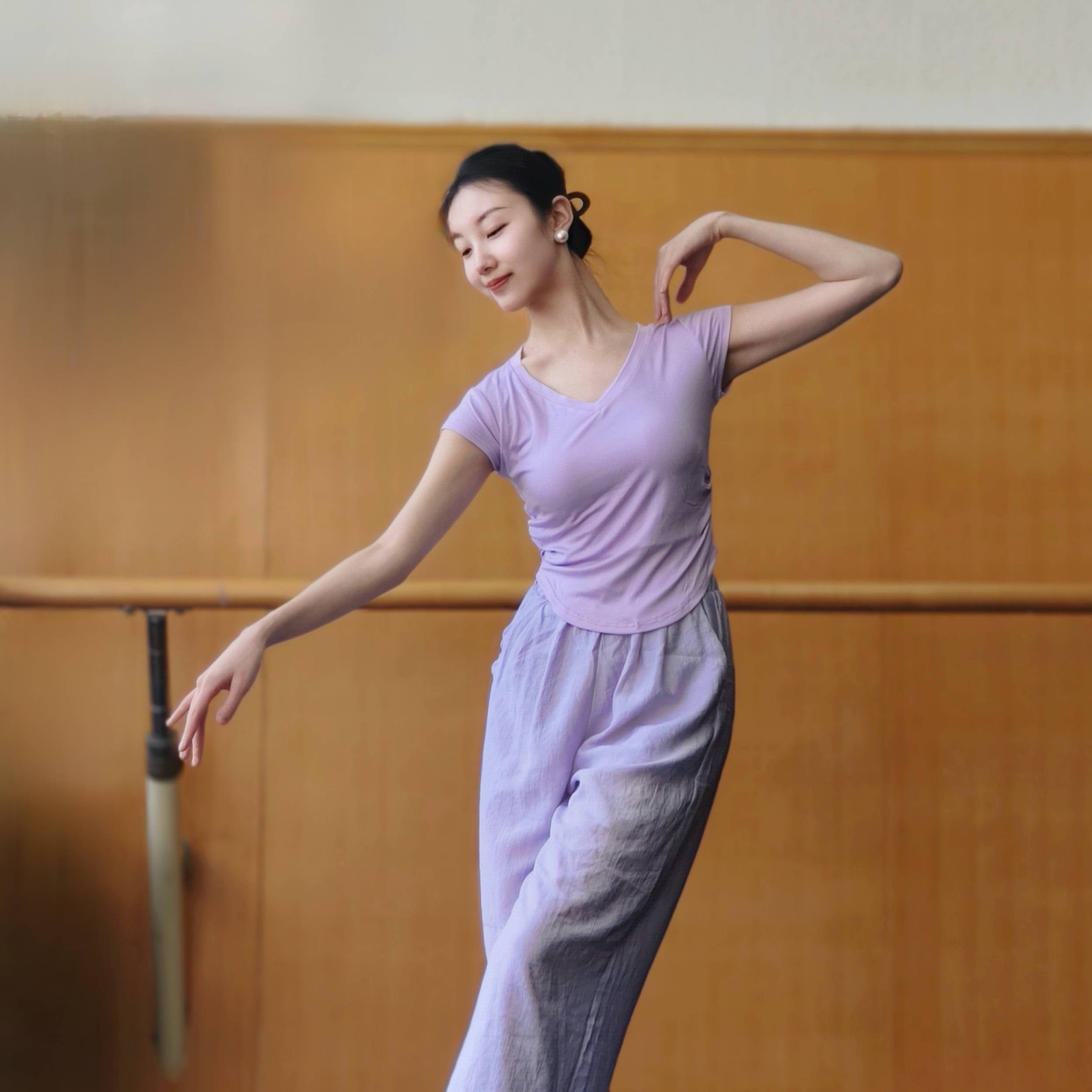 Modern dance summer adult dance service short -sleeved top training exercises, self -cultivation Chinese classical national dancing service female yoga
