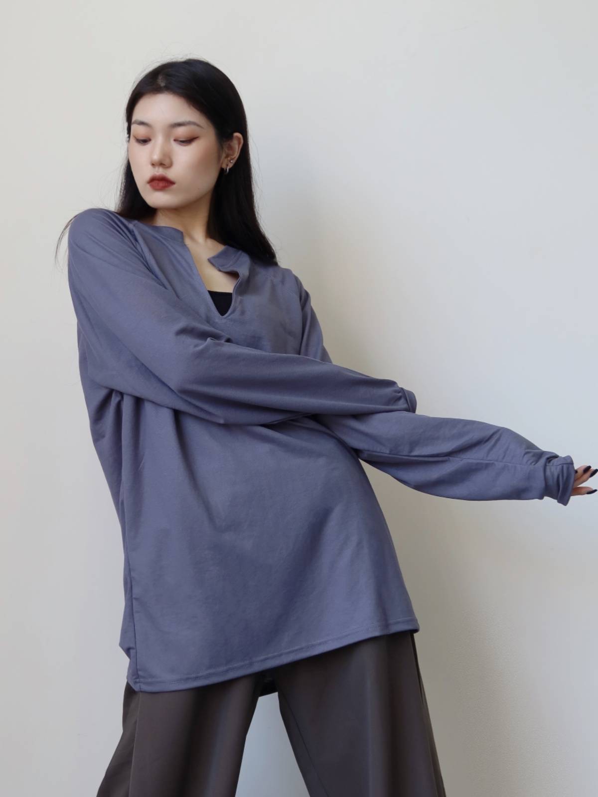 Modern dance dance bangs daily wear loose deep V men and women, the same personality long -sleeved long -sleeved top top