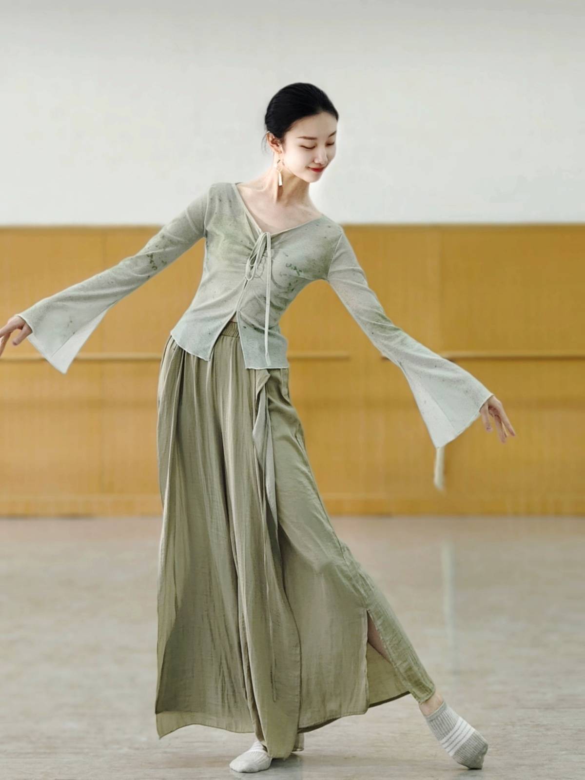 Chinese Dance Modern Dance Practice Services Classical Dance Pants Female Professional Pine Pants Flowing Wide Legs Pants Art Test Pants