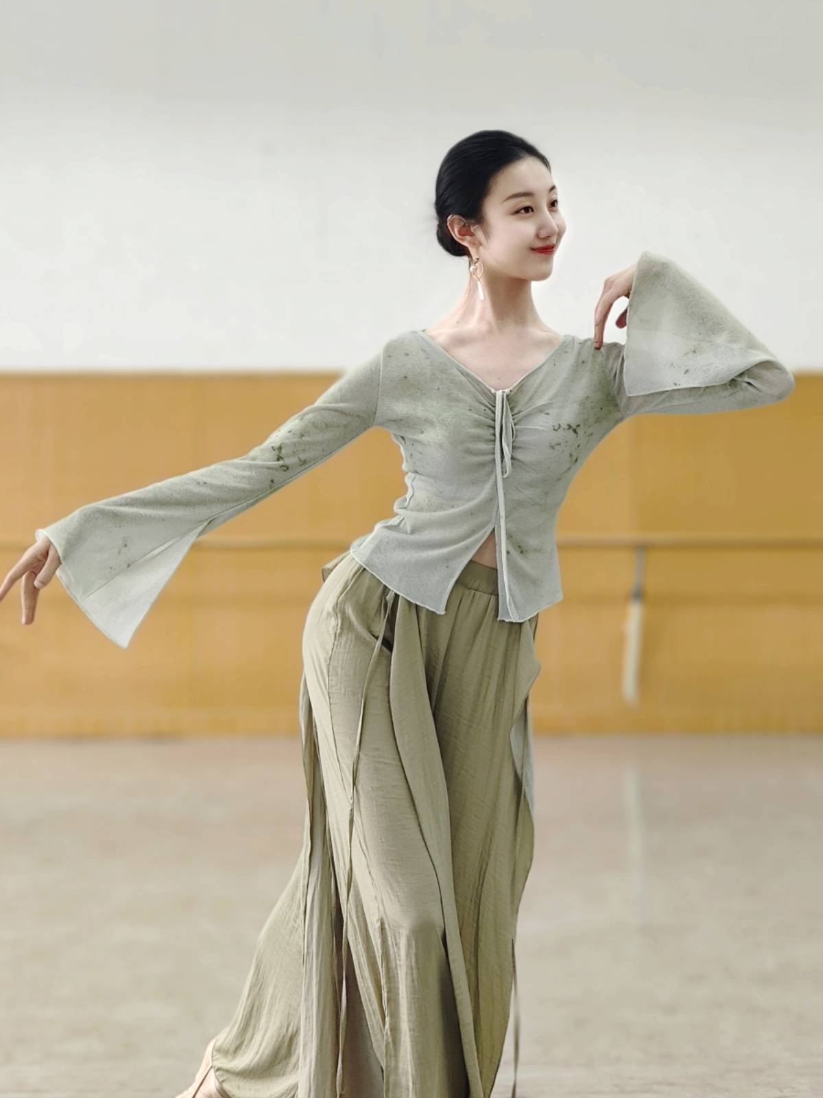 Chinese Dance Modern Dance Practice Services Classical Dance Pants Female Professional Pine Pants Flowing Wide Legs Pants Art Test Pants