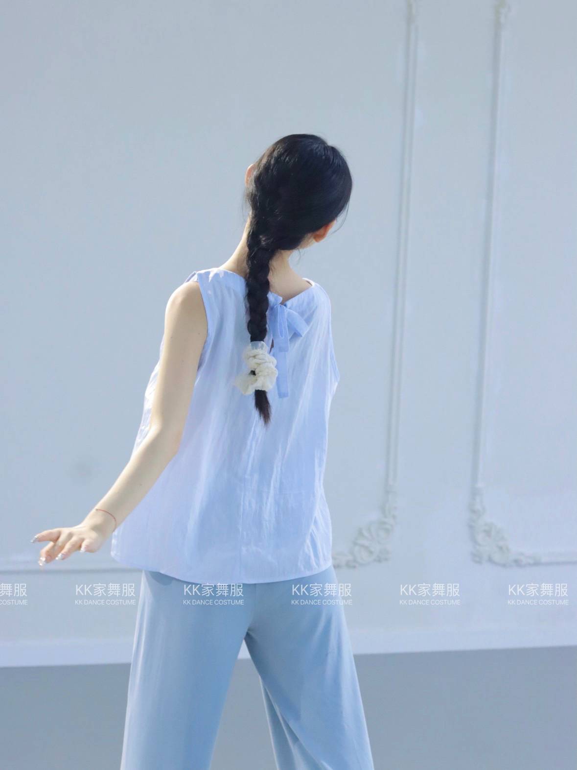 KK home micro -psychological hanging neck lace sleeveless T -shirt classical dance modern dance service training uniforms loose design sense