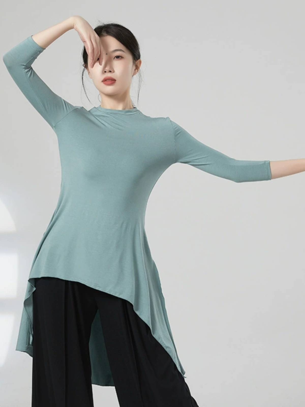 Modern dance service female five -point sleeve tops irregularly split the hem dance service training service teacher for class dedicated