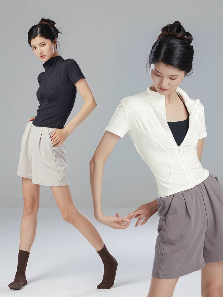A scrawny sweatshirt for the summer zipper