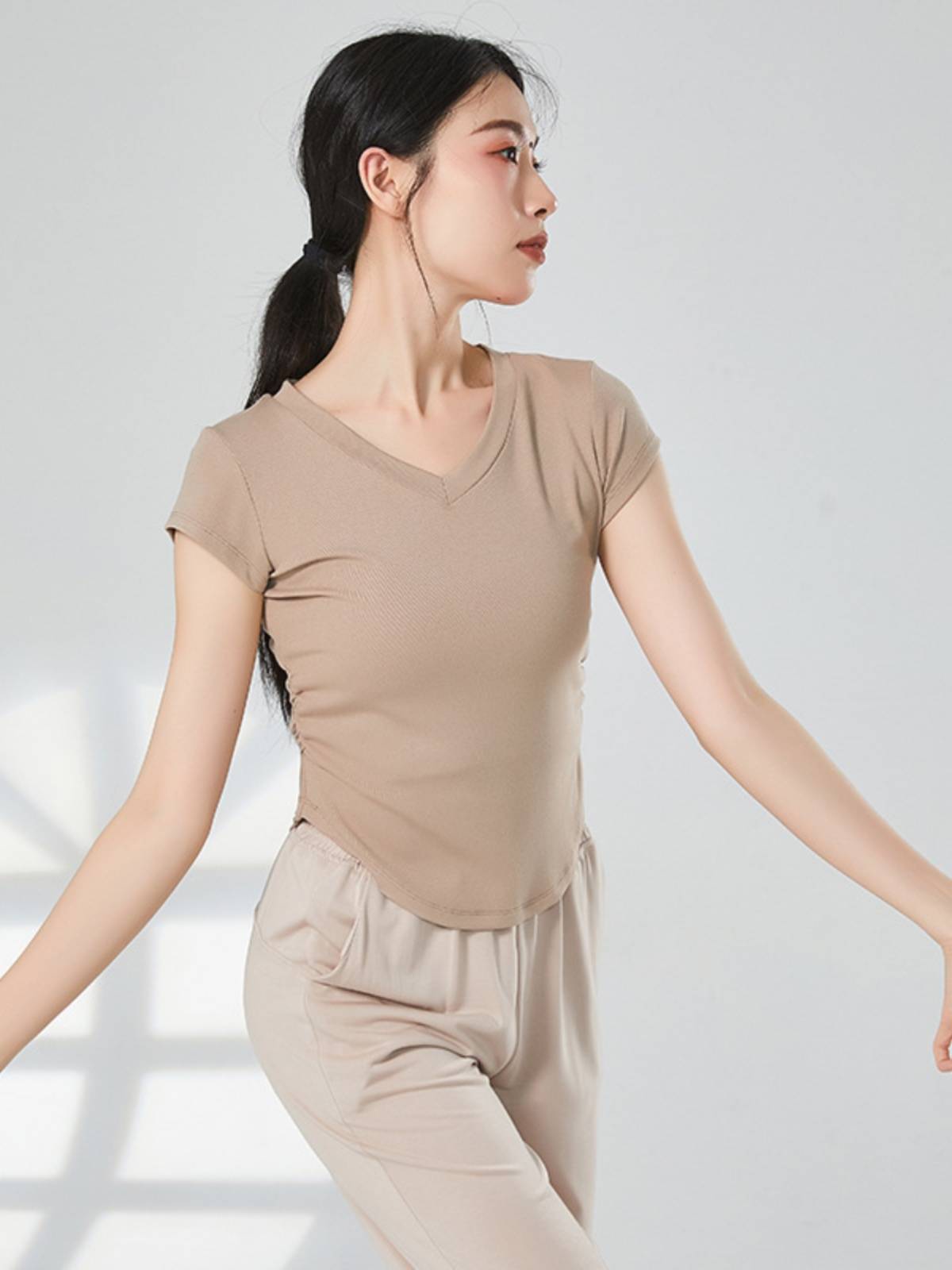 V -neck base dance service female short -sleeved Chinese dance classical dance modern dance exercise artistic service