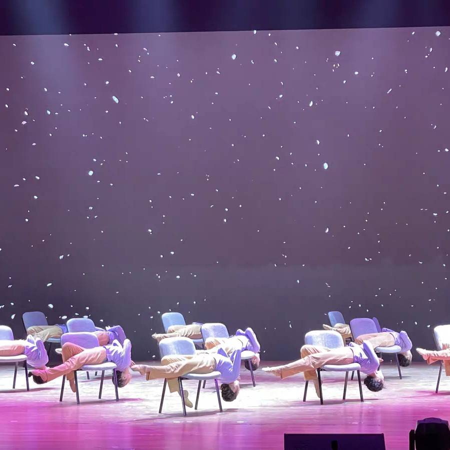 Internet celebrity, I am waiting for you to dance three -piece contemporary modern dance wife to perform the girl group dance me and my motherland