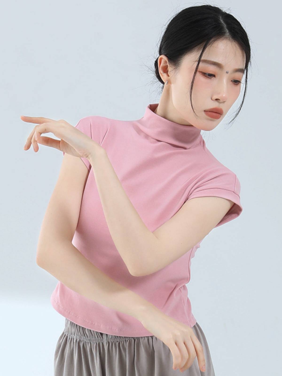 Modern dance exercise uniform high -necked dance shirt Short -sleeved vest, temperament Teacher daily dancing base training uniform