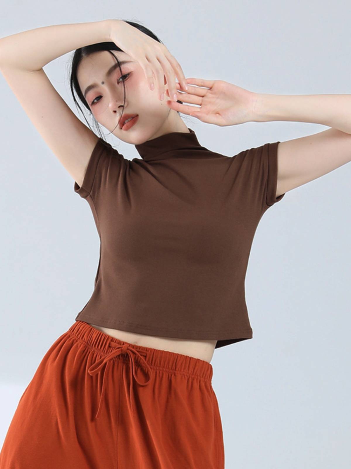 Modern dance exercise uniform high -necked dance shirt Short -sleeved vest, temperament Teacher daily dancing base training uniform