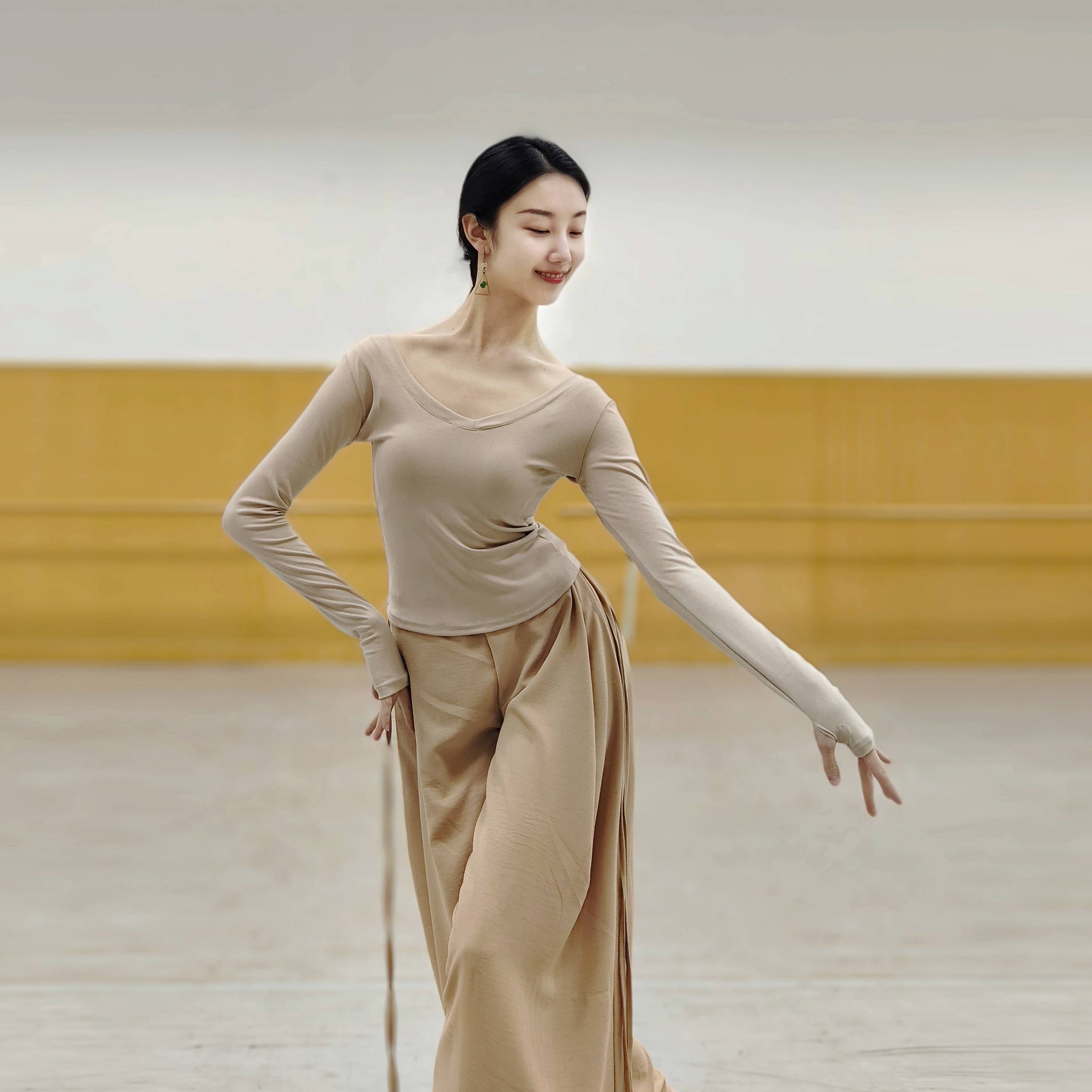 Modern Dance Autumn and Winter Dance Dance Dance Series Top Classical Dance Professional Todels Training Sely Long -sleeved Clothing Female Art Test
