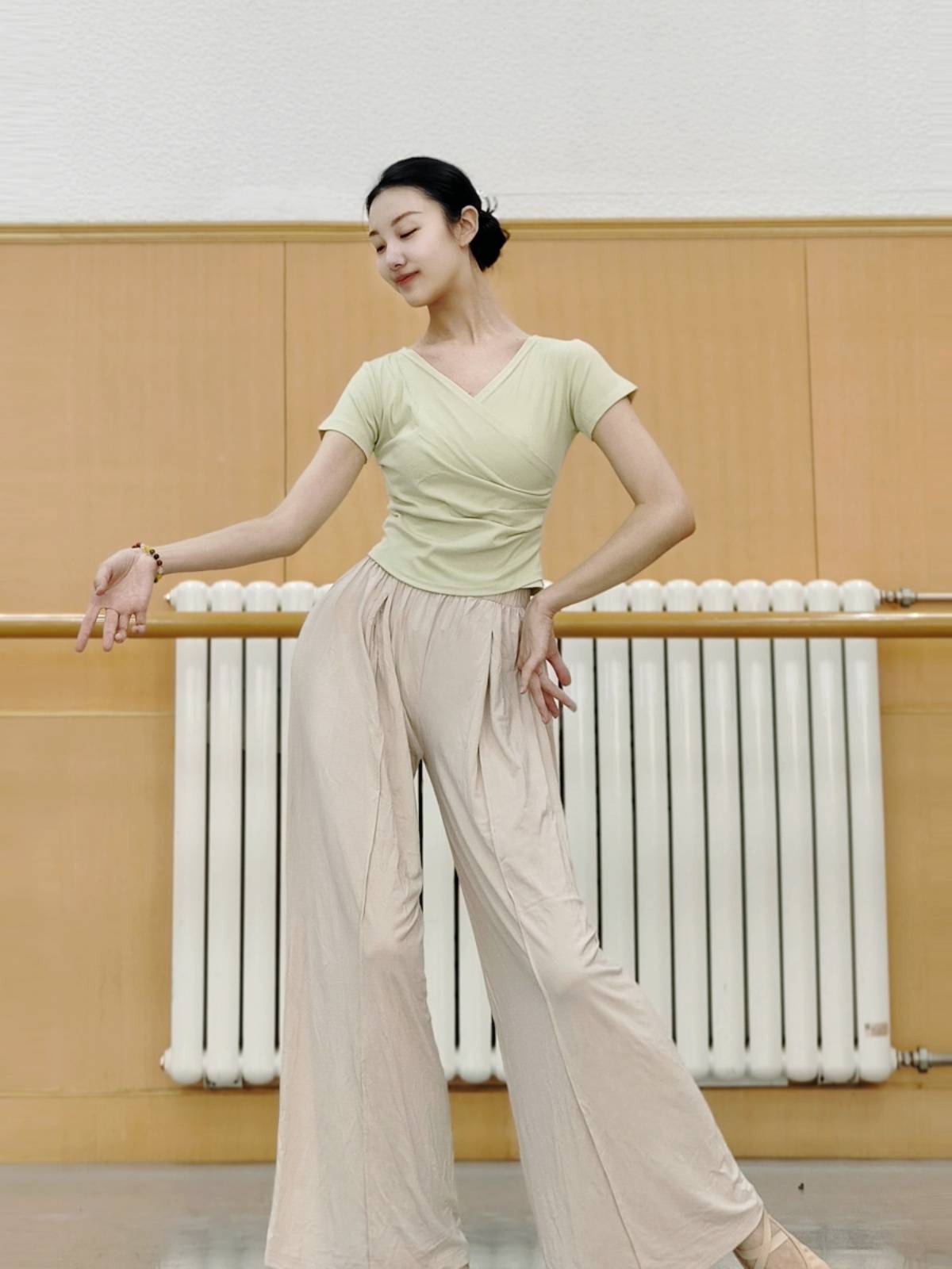 V -neck short -sleeved exercise service modern dance collection training service classical dance body rhyme test -level repair thread cotton yoga uniform