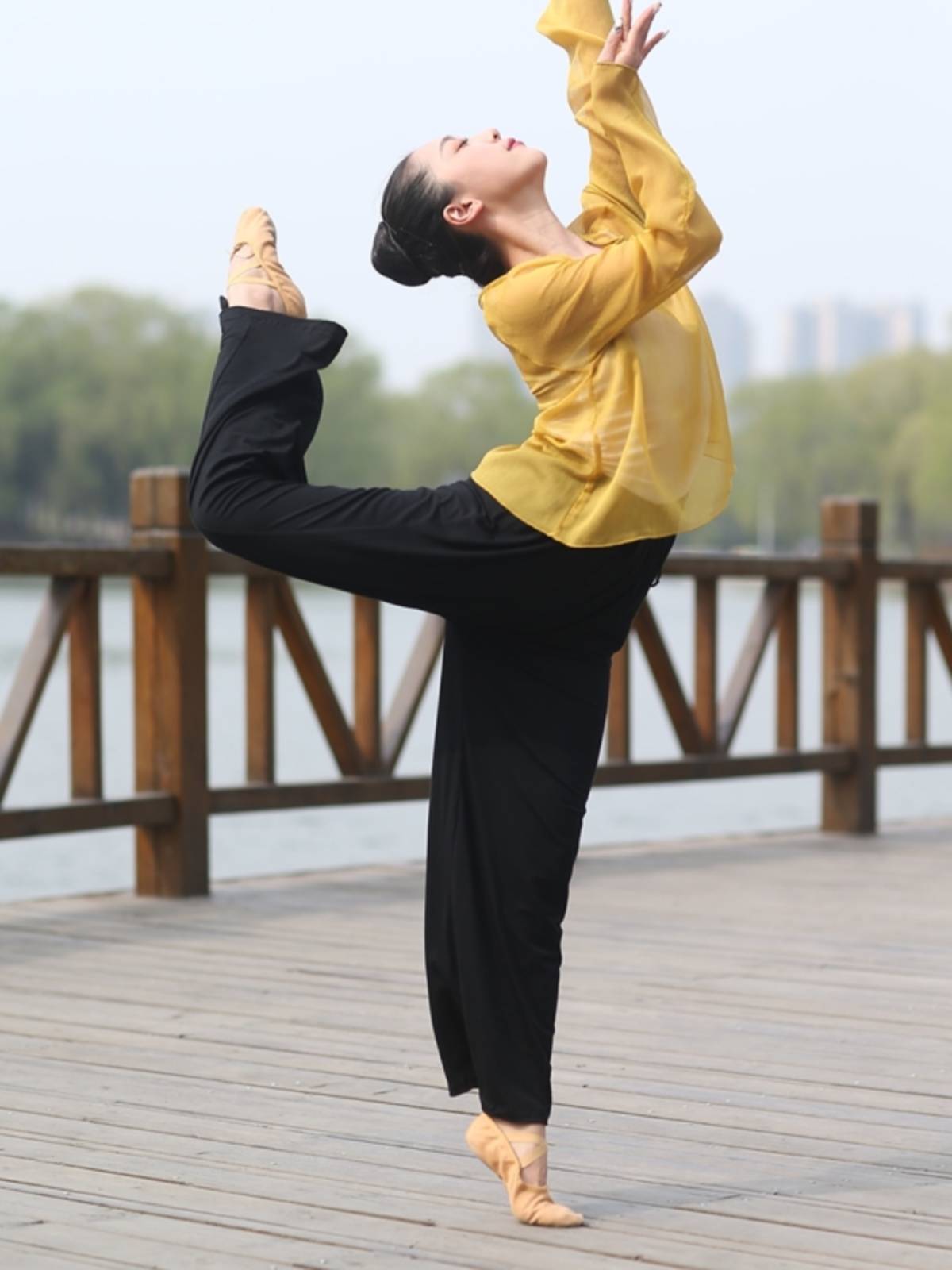 Dance pants female spring and autumn thin classical dance modern dance pants Xia Model practice pants dance wide -leg pants practice service