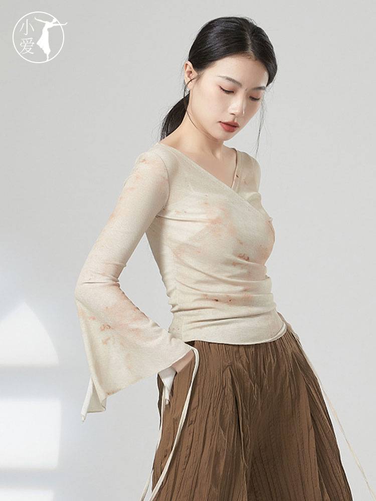 Modern dance long -sleeved top -shaped sports service Chinese classical dance exercises, female belts, printed dance clothes spring and summer new