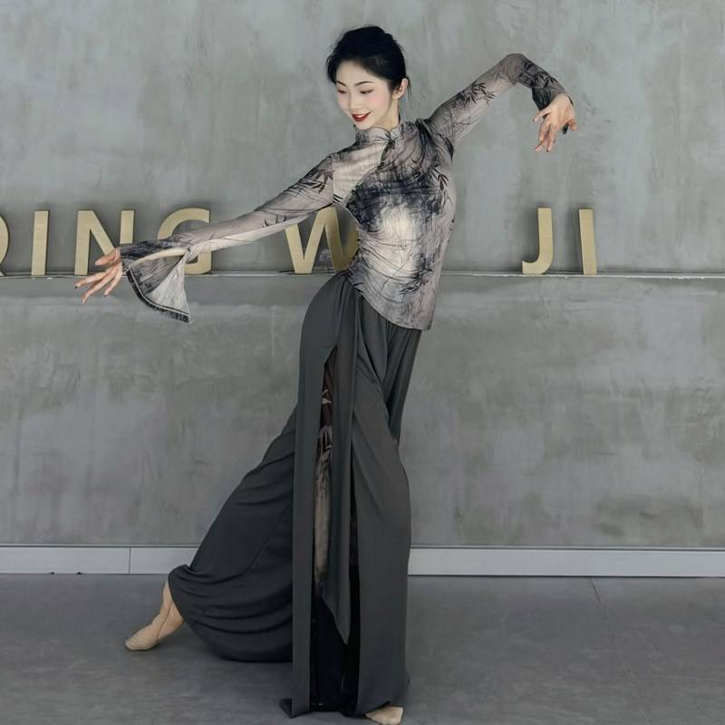 QUICKLY DISCOVERED THE INK IN CHINESE TROUPE AND THE BLACK-LEGGED PANTY