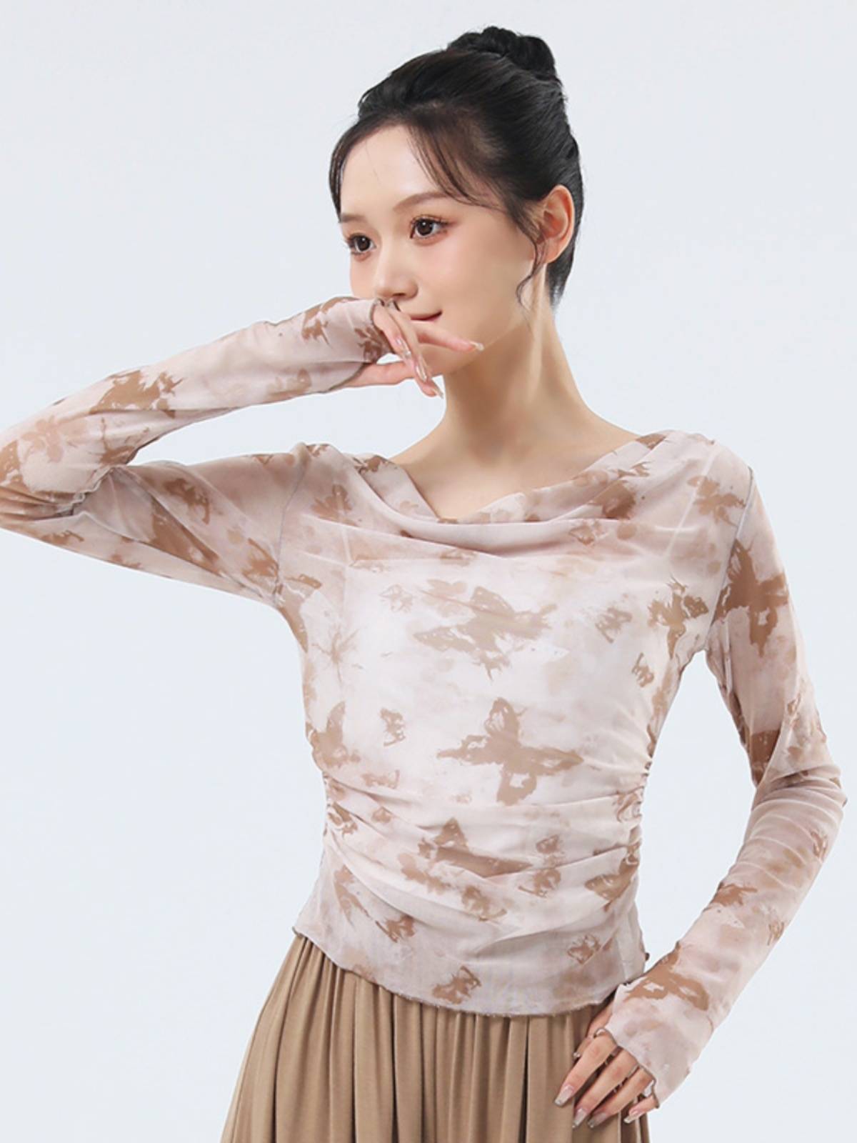 Modern dance exercise service girl new net yarn folds finger refers to long -sleeved top adult dance daily body training suit