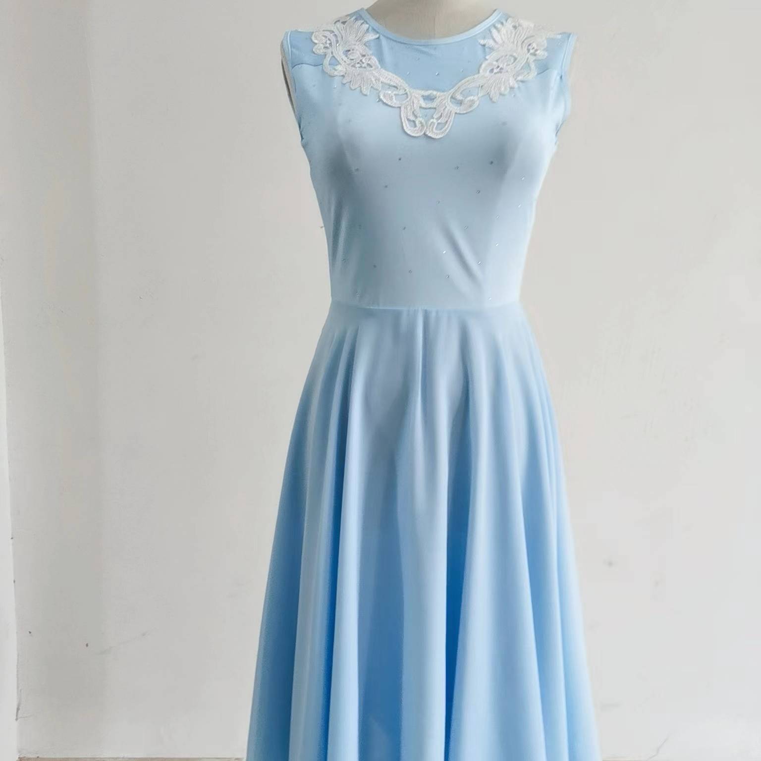 Modern dance and dance clothing female classroom same sleeveless dress, short skirt, elegant yarn skirt, showing performance