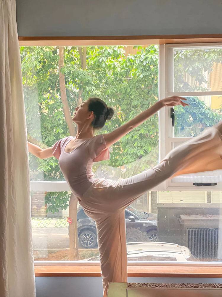 Classical dance small flying sleeve dance practice service female summer new adult modern dance teacher art test training performance service