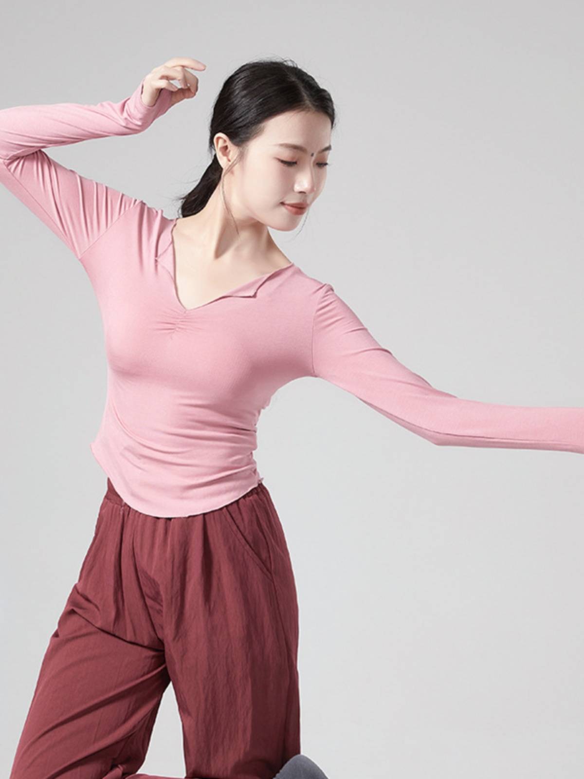 Classical dance exercise adult dance service female long -sleeved sleeves refers to the spring and summer modern dance teacher dancing clothes