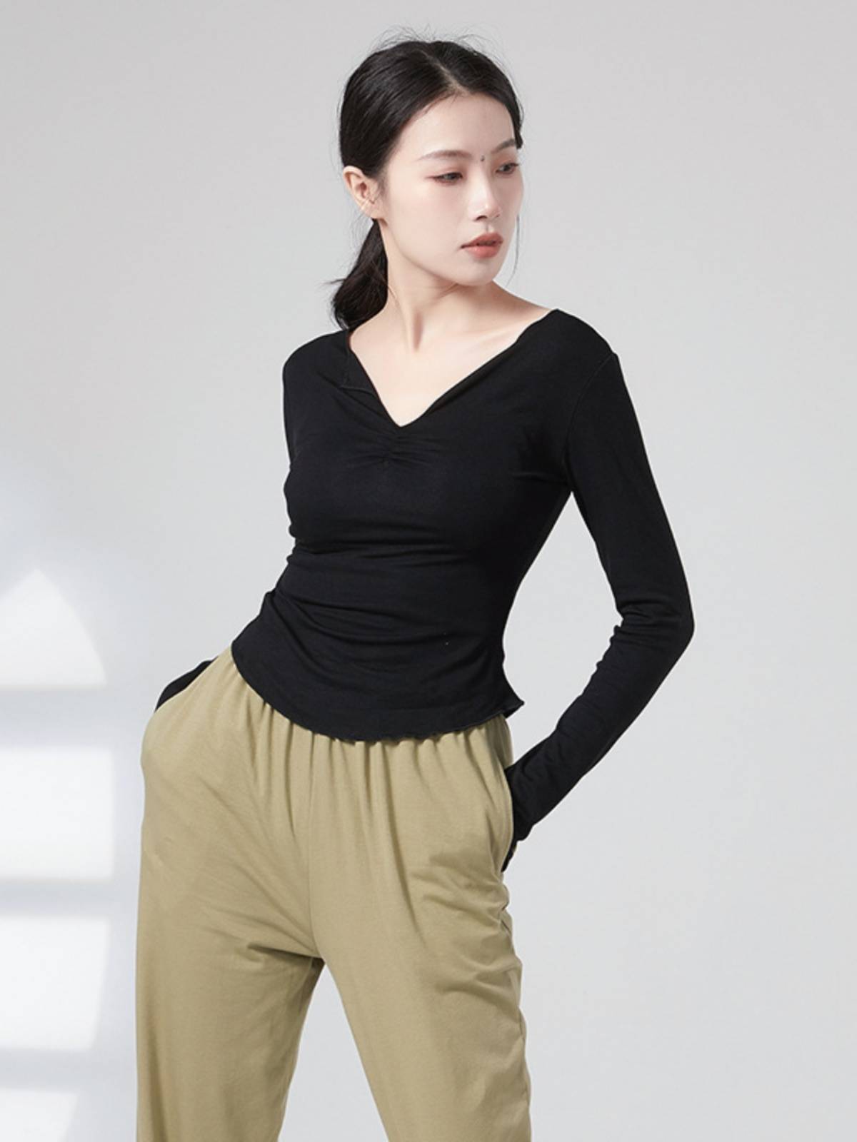 Classical dance exercise adult dance service female long -sleeved sleeves refers to the spring and summer modern dance teacher dancing clothes