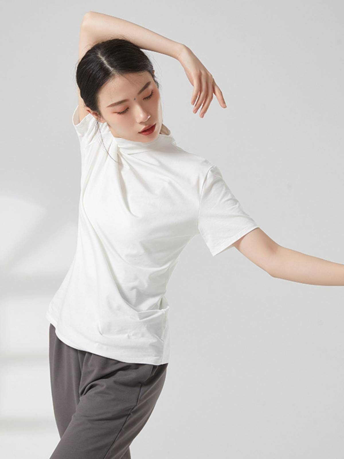Modern dance practice service fashionable black small high -lead T -shirt base training ballet classic short -sleeved men and women same models