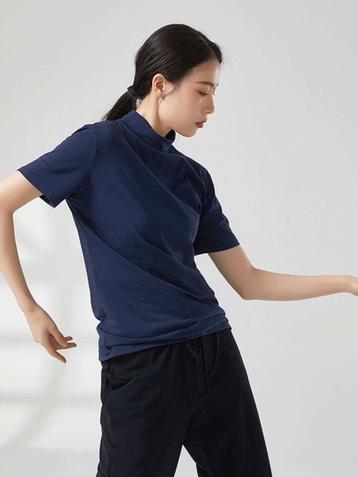 Modern dance practice service fashionable black small high -lead T -shirt base training ballet classic short -sleeved men and women same models