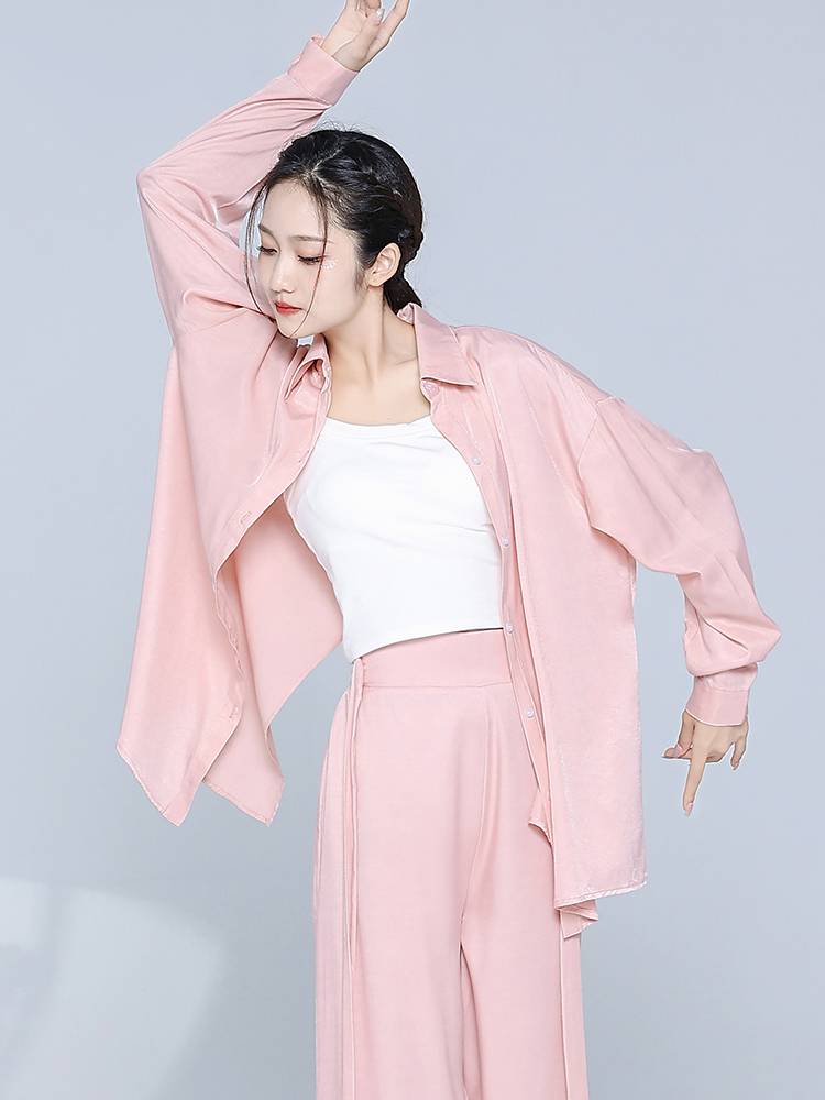 Qiu Xiaomei's modern dance dress, a classic long-sleeved cuffshop, and a large shirt for spring