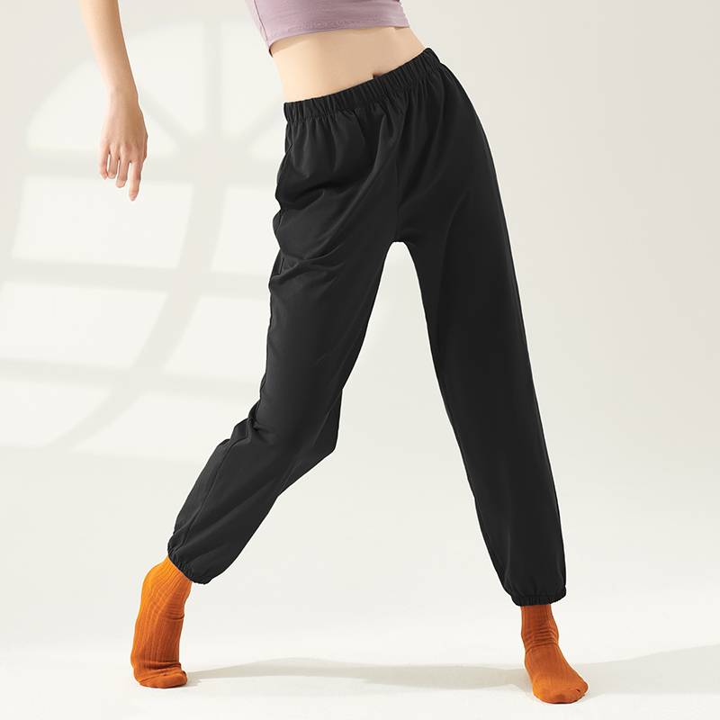 Dance pants female shape reflects dancing radish pants ancient W -foot feet adult high waist dancing Chinese practice black on the black