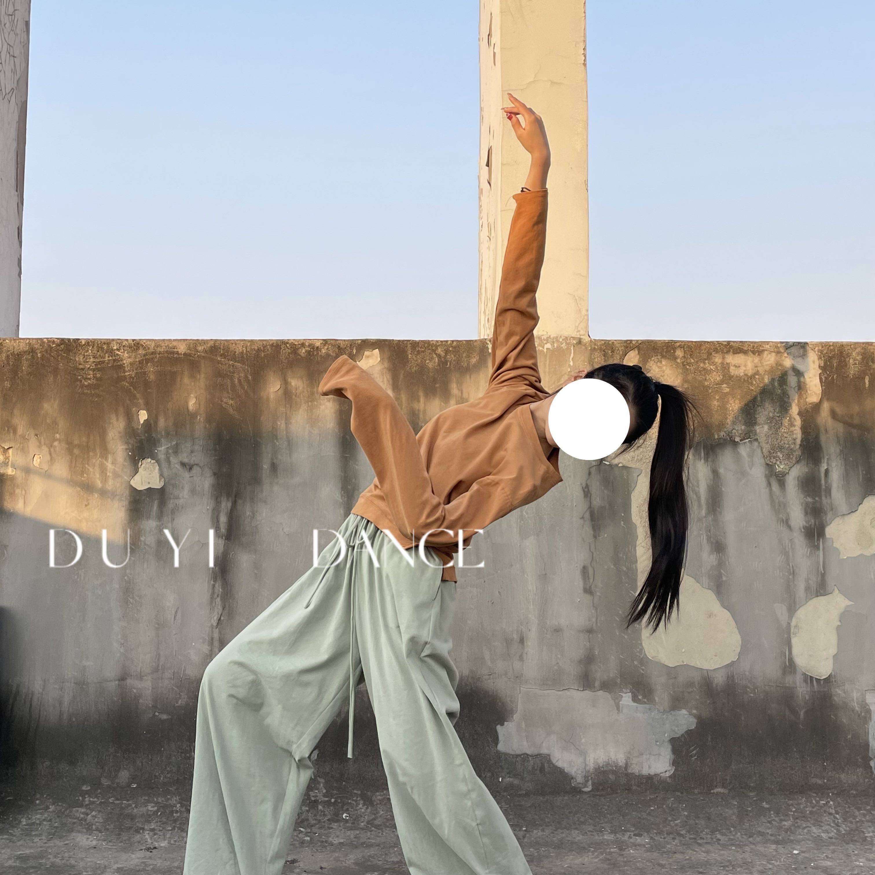 Modern dance training service men's and women's loose dance service classical T -shirt large size base training uniform cotton modern dance small split
