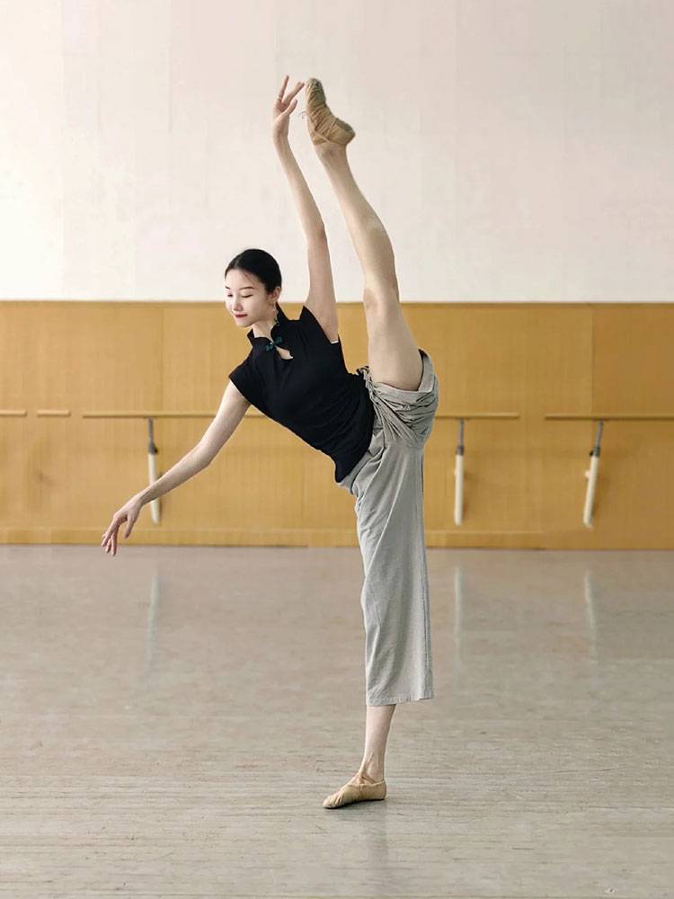 Classical dance plate buckle female cheongsam cheongsam sleeveless dance exercise service vest modern dance skills