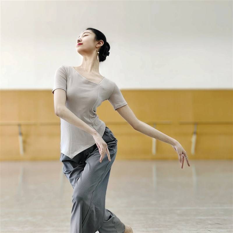 Spot short -sleeved modern dance exercise yoga dance service slim classical dance N shape