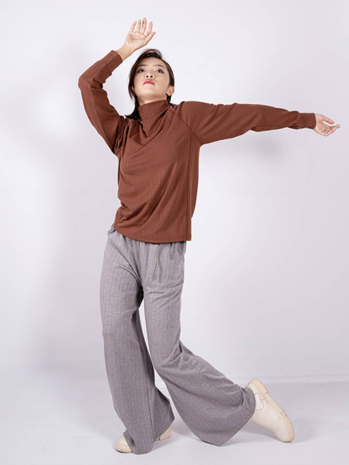 F-62 Dance Services Thickens Autumn and Winter Modern Ballet Dance Exercise Gonggong Gao Naga Warm Teacher Classical Dance Service Men and Women