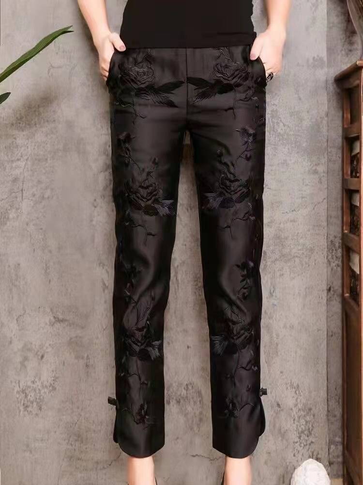 New Chinese -style Harun Pine Embroidered Pants Children Xia Guofeng's new white pants wild pants are thin casual horse pants