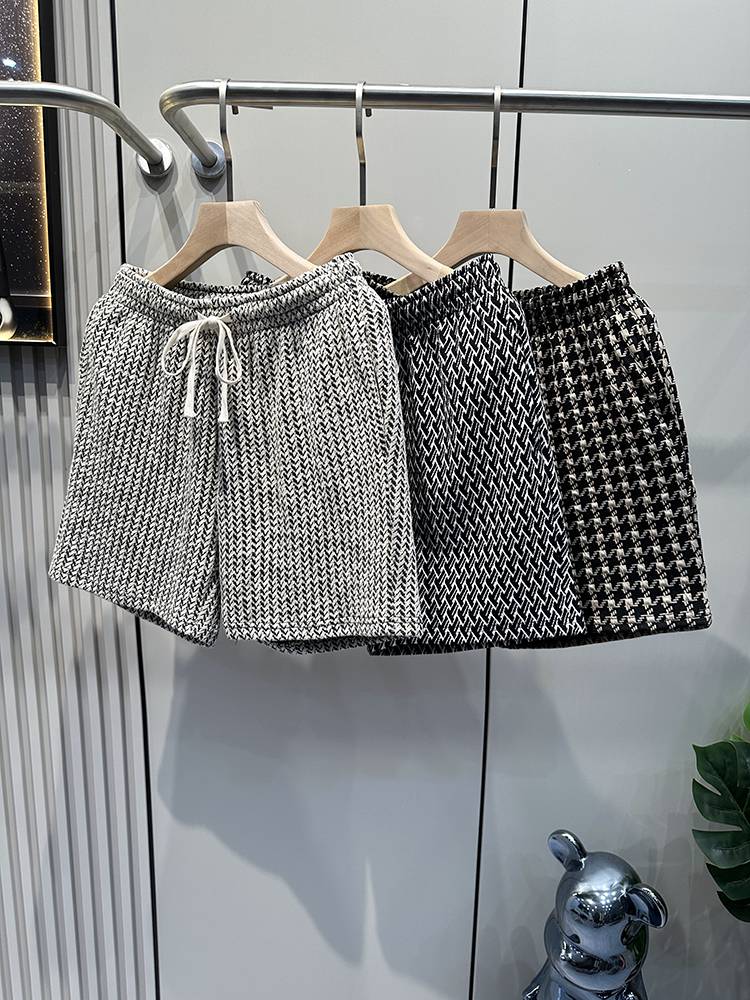 Light luxurious knuckle shorts