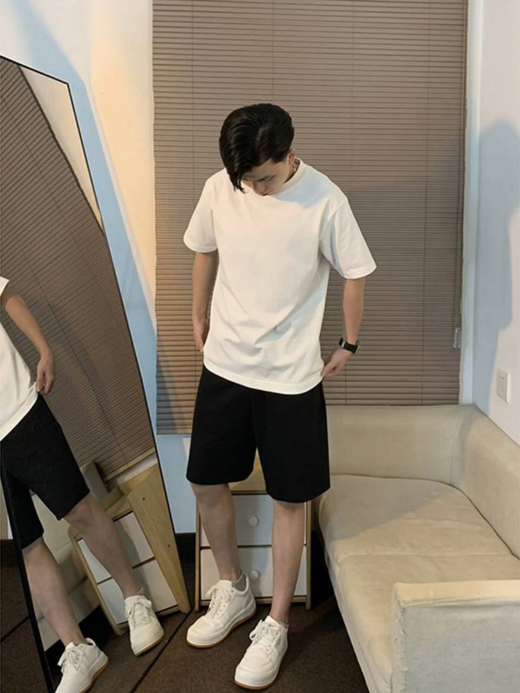 Pure black high -waist sports shorts men's summer OOTD wearing American -style heavy pants casual four -five -point horse pants