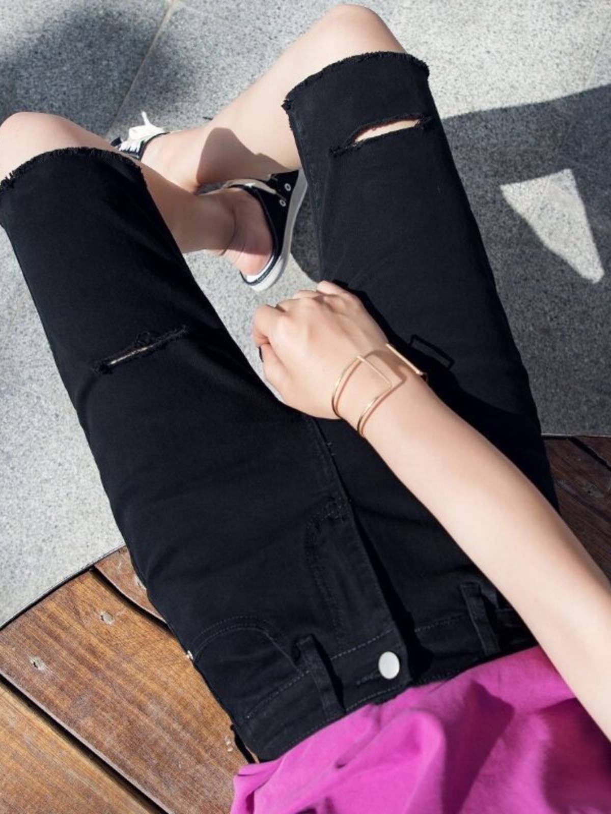 Large -size elastic tight denim pork trousers female summer thin -waist -cut holes -edge horse pants are thin and middle shorts