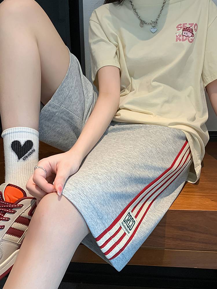 White sports shorts women summer 2024 new pants 6 -point shorts, women's medium long horse pants loose 5 -point pants