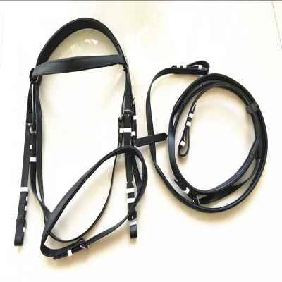 Shuile reins speed Sishuile reins horses horses horses horses are equipped with red, black, blue and white