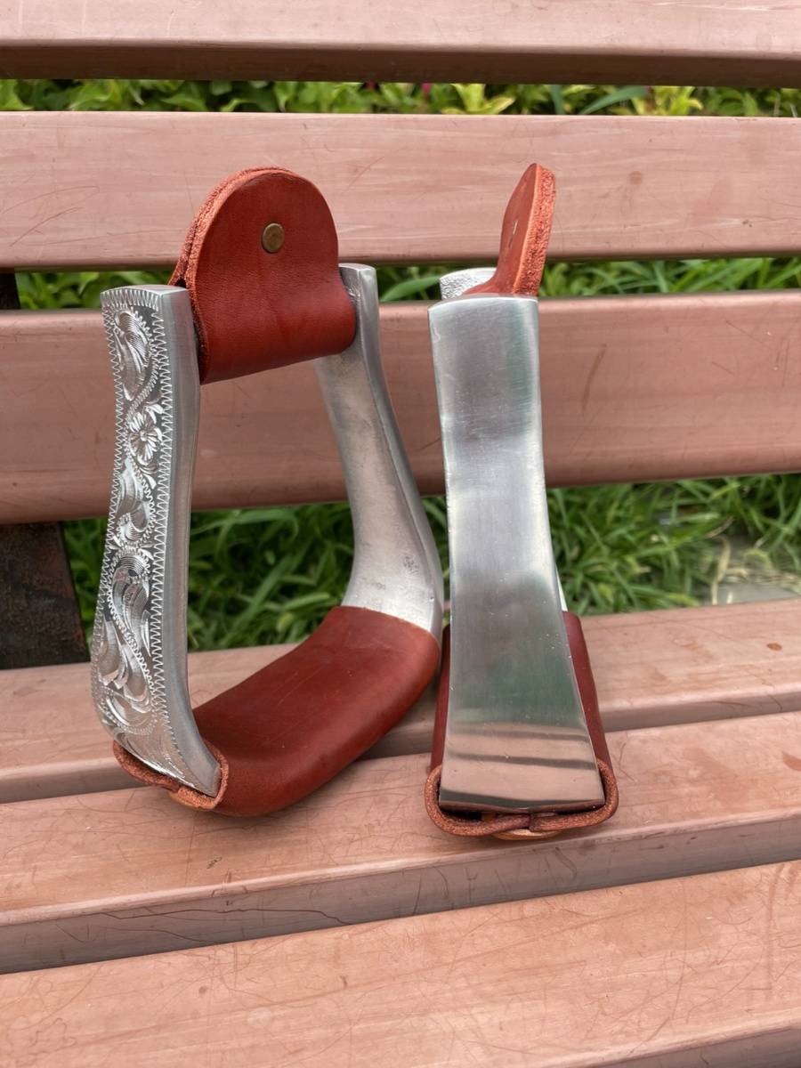 Outdoor western saddling horses, safe horses, horses, horses, horses, horses, horses, horse saddle accessories aluminum material pedal