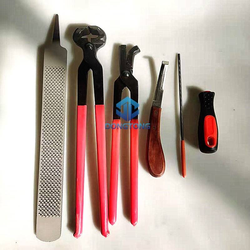 4 sets of nails (large)