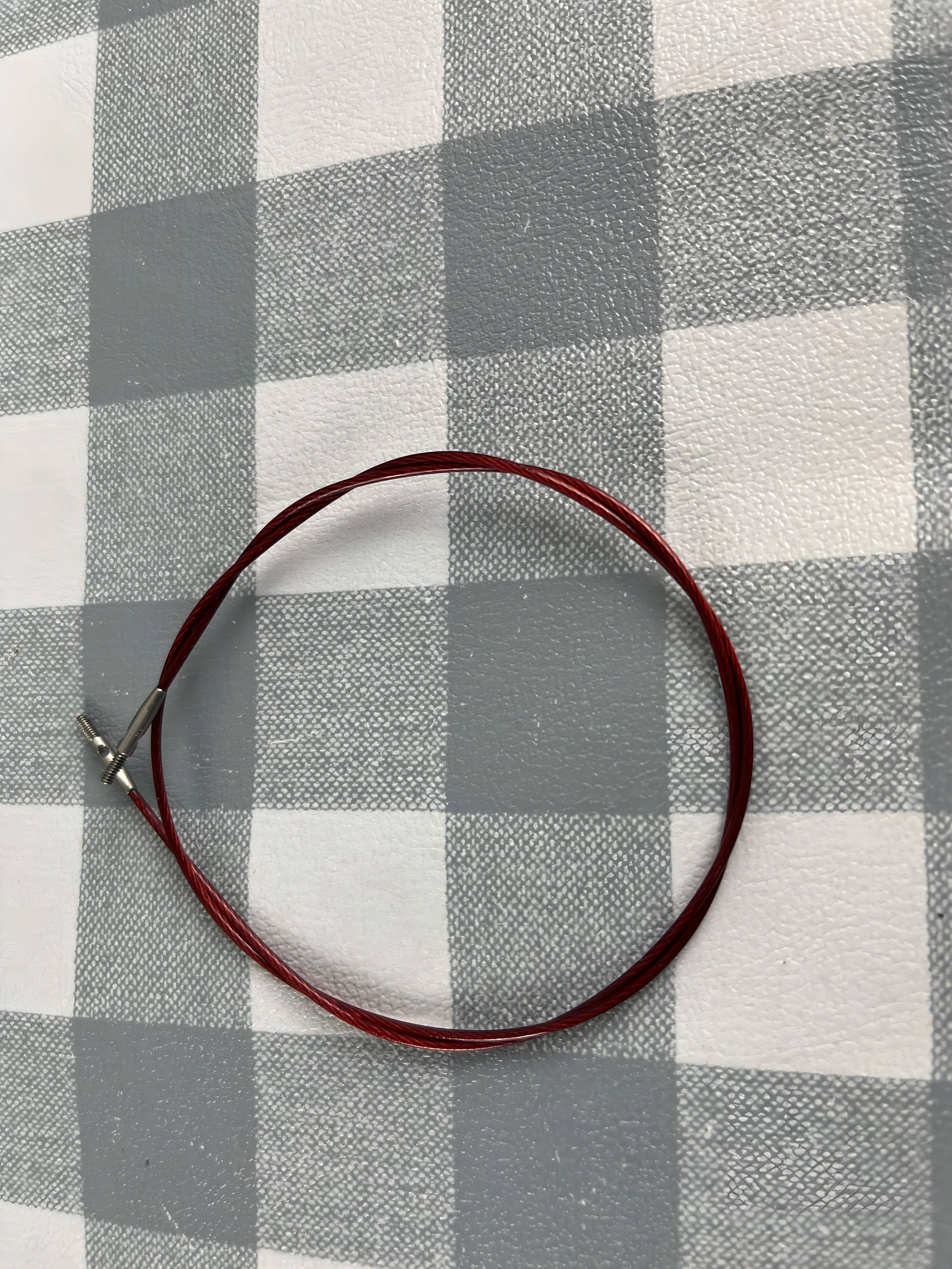Red rope, 25 centimeters