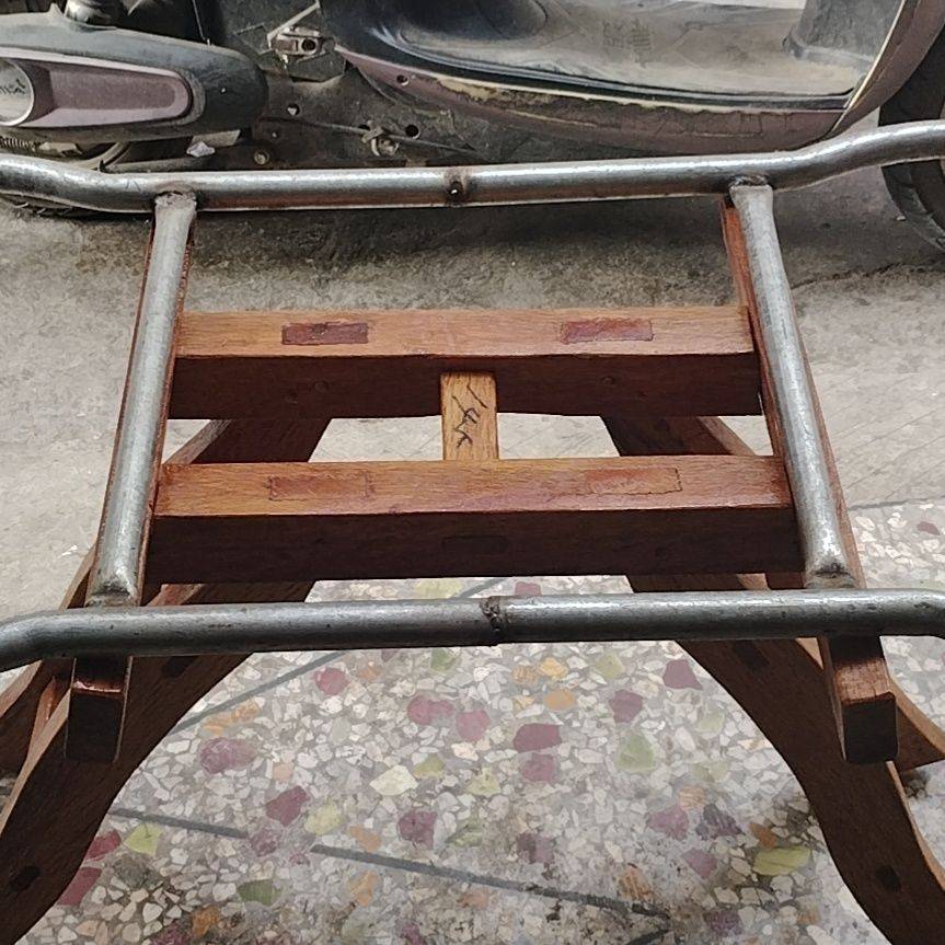 A saddle pair of sandbags