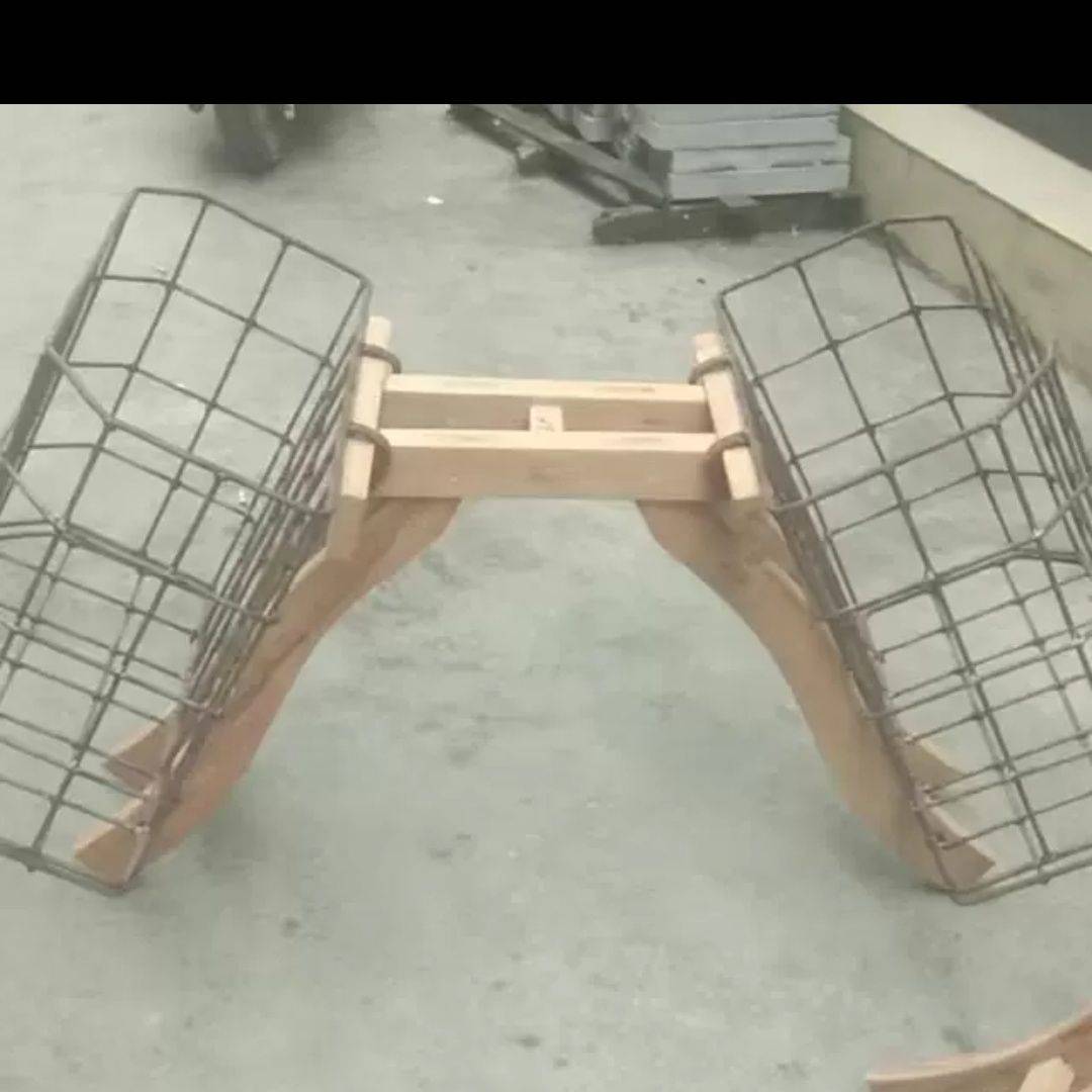 The sand frame doesn't have a steel plate