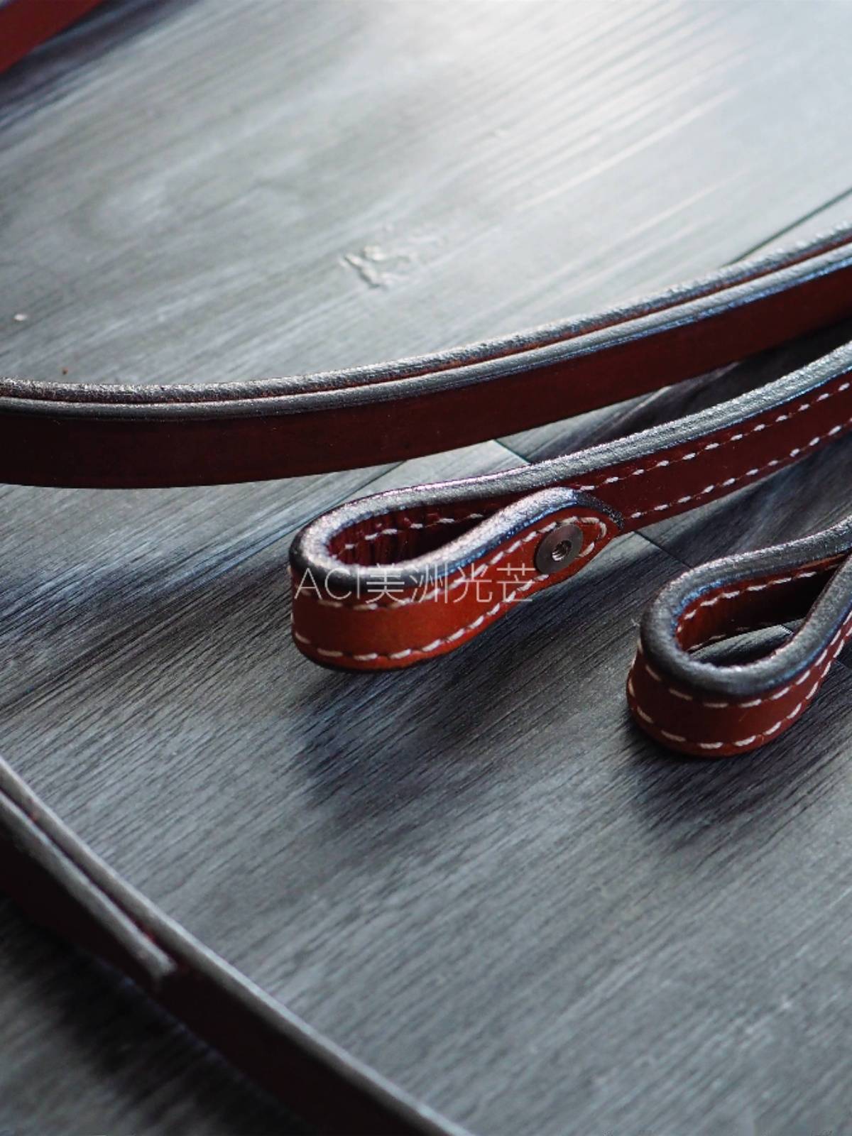 The United States imported western denim horses equipped with rivet cowhide and stiff two -piece set