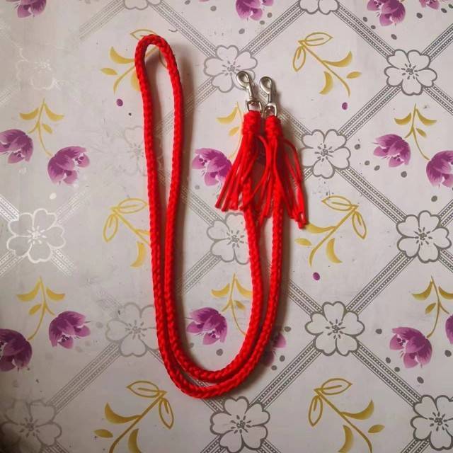 Red-coloured ropes