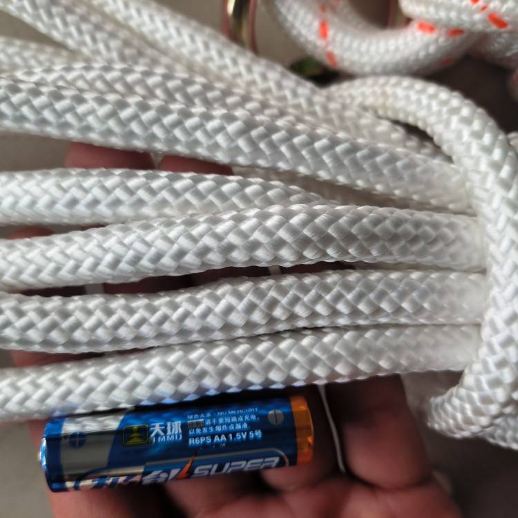 It's 10 meters long for white