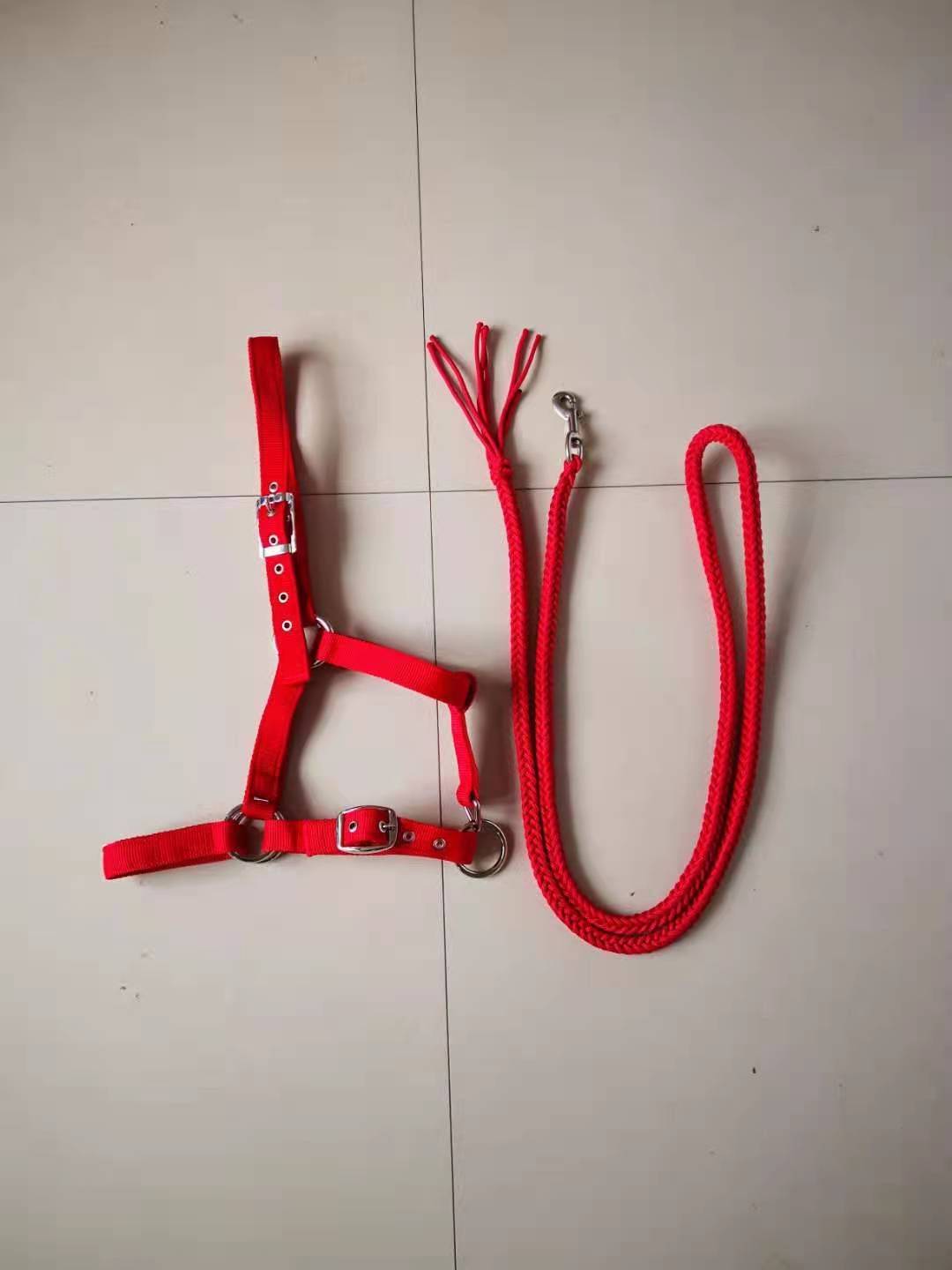 It's a set of red-weave-a-cage alloy hooks