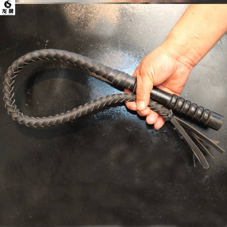 80 centimeters of black, pure oxen whips, wood handles