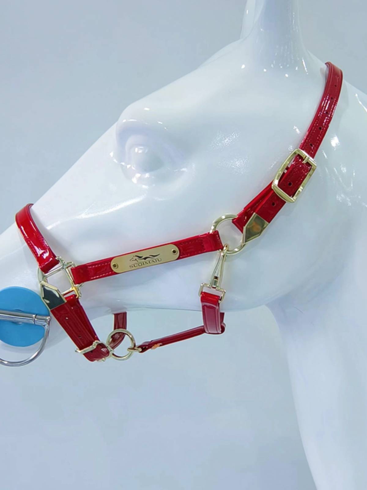 Patent leather horse cage head equestrian horses horses and horseshole cages bright faces can be adjusted with Malaysian lead traction