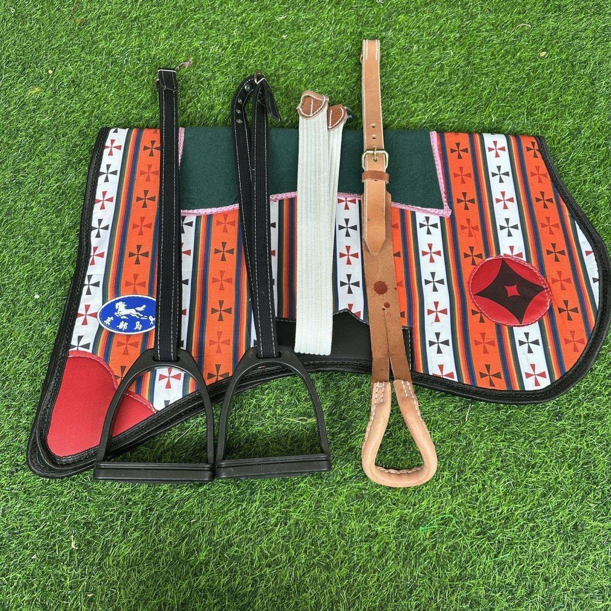 1376 saddle Xiaoya saddle, the saddle, Tibetan saddle, a simple saddle, a whole set of horse equipment