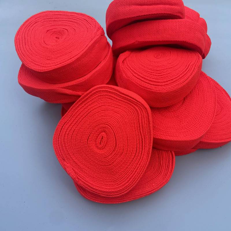 Red belt men and women nets without words.
