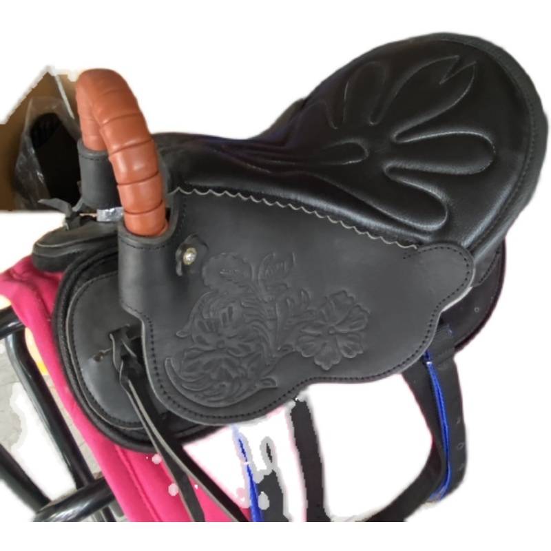 New carved small horse saddle leather cowhide puppet phenomena tourist tourists saddle full set of accessories